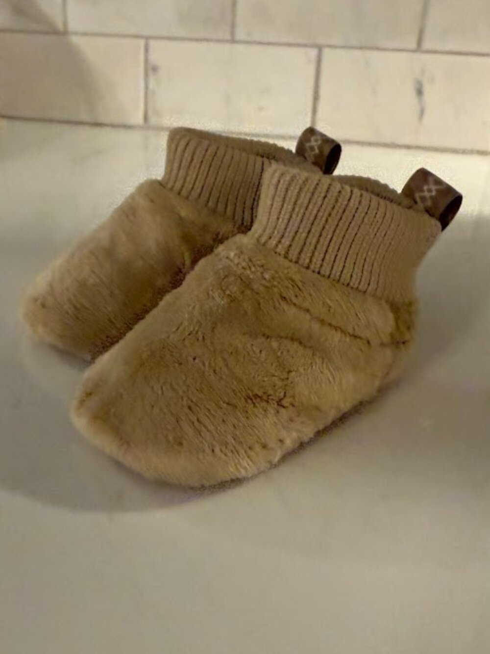 UGG Baby Nesti | Size 2/3 (6-12M)